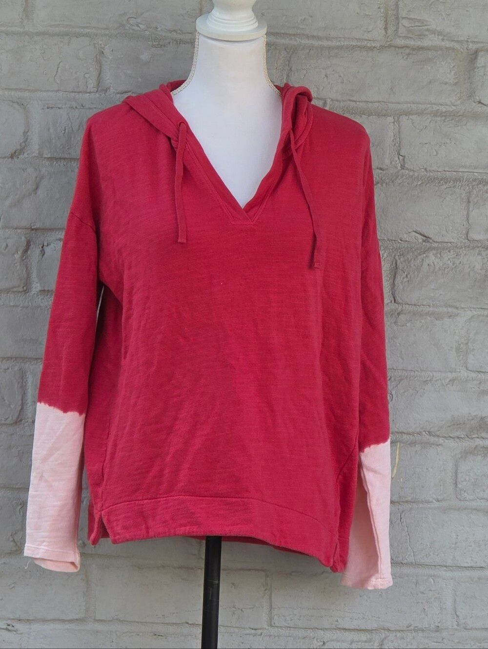 J. Jill Red & Pink Dip-Dyed V-Neck Hoodie Sweatshirt Cotton Knit - Size Small P